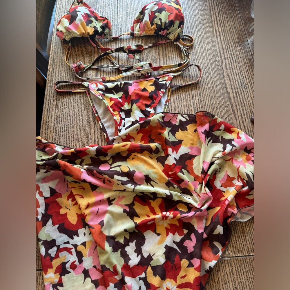 3 piece bikini with wrap multi color sz large NWOT